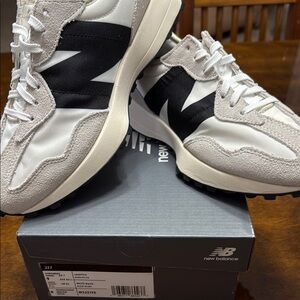 New Balance 327 "Sea Salt/White/Black" Women's Shoe  size 9 Hard to Find!